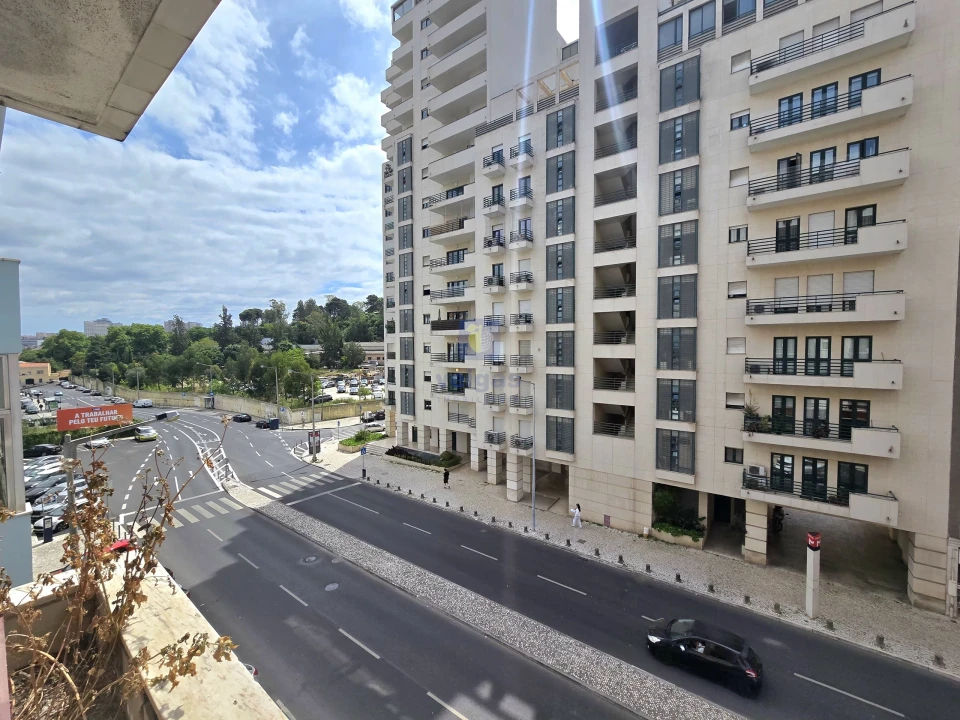Apartamento T3 para Venda em São Domingos de Benfica Foto 5