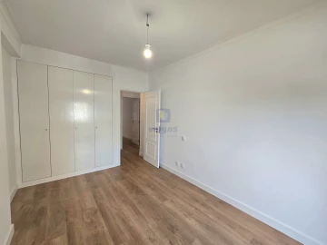 Apartamento T3 para Venda em São Domingos de Benfica