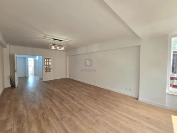 Apartamento T3 para Venda em São Domingos de Benfica