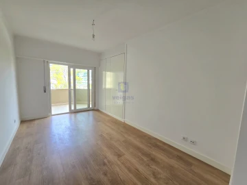 Apartamento T3 para Venda em São Domingos de Benfica