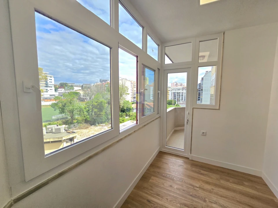 Apartamento T3 para Venda em São Domingos de Benfica Foto 9