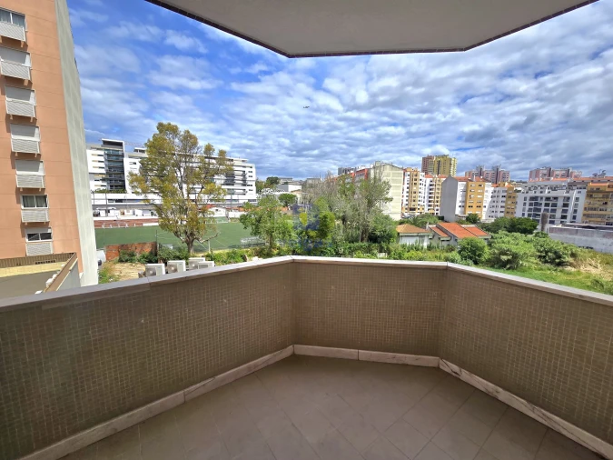 Apartamento T3 para Venda em São Domingos de Benfica Foto 19