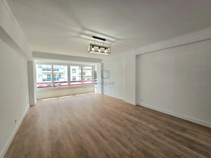 Apartamento T3 para Venda em São Domingos de Benfica Foto 3