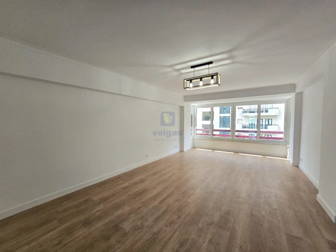 Apartamento T3 para Venda em São Domingos de Benfica Foto 2