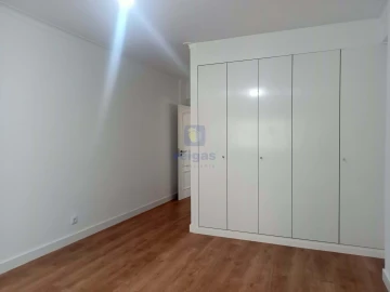 Apartamento T3 para Venda em São Domingos de Benfica