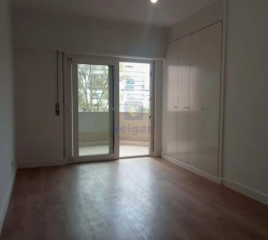 Apartamento T3 para Venda em São Domingos de Benfica