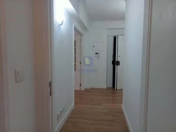 Apartamento T3 para Venda em São Domingos de Benfica