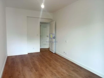 Apartamento T3 para Venda em São Domingos de Benfica