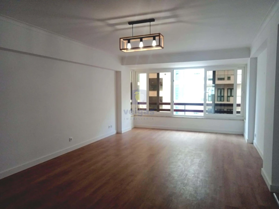 Apartamento T3 para Venda em São Domingos de Benfica Foto 21