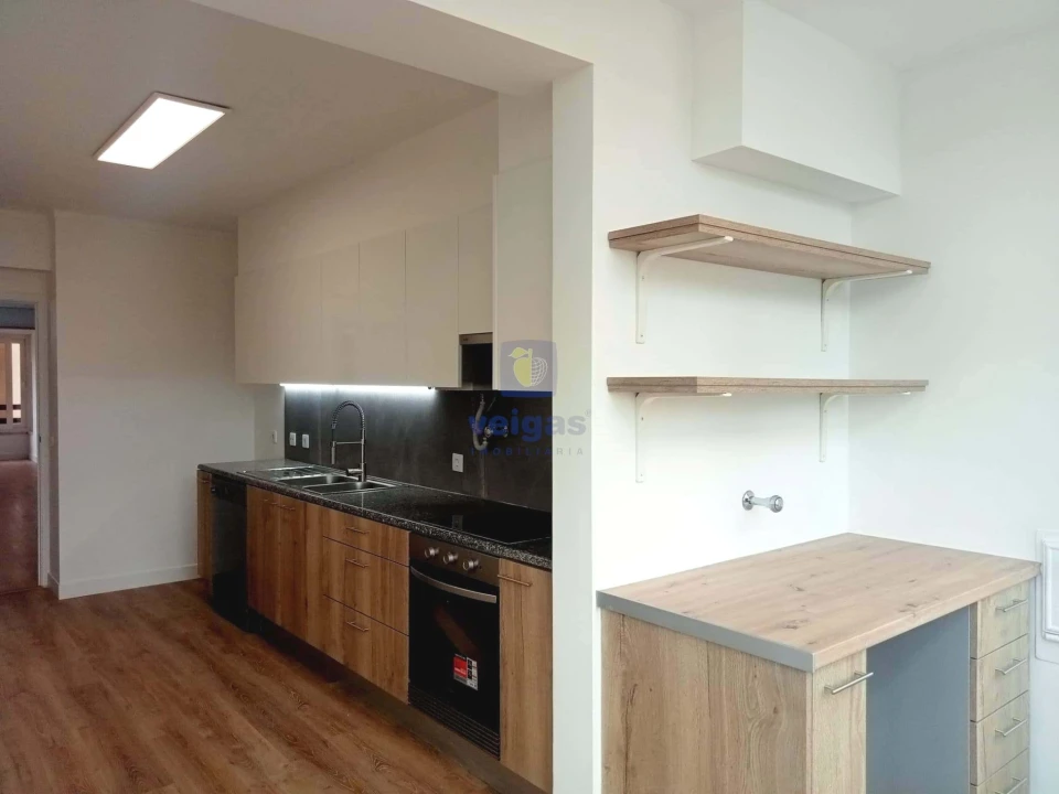 Apartamento T3 para Venda em São Domingos de Benfica Foto 2