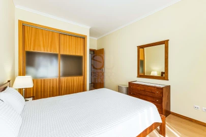 Apartamento T2 para Arrendamento em Armação de Pera