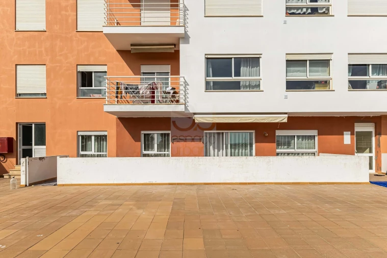 Apartamento T2 para Arrendamento em Armação de Pera Foto 18