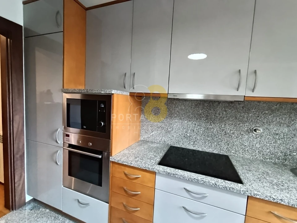 Apartamento T2 para Arrendamento em Lordelo do Ouro e Massarelos Foto 4