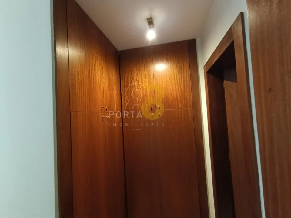 Apartamento T2 para Arrendamento em Lordelo do Ouro e Massarelos Foto 13