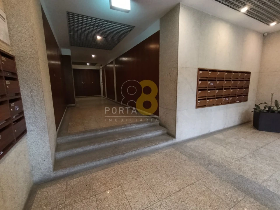 Apartamento T2 para Arrendamento em Lordelo do Ouro e Massarelos Foto 21