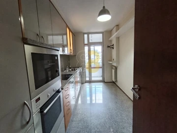 Apartamento T2 para Arrendamento em Lordelo do Ouro e Massarelos