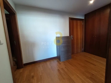 Apartamento T2 para Arrendamento em Lordelo do Ouro e Massarelos