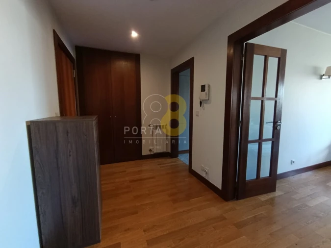 Apartamento T2 para Arrendamento em Lordelo do Ouro e Massarelos Foto 10