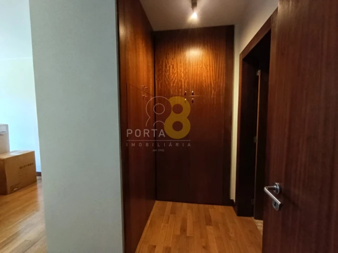 Apartamento T2 para Arrendamento em Lordelo do Ouro e Massarelos Foto 12