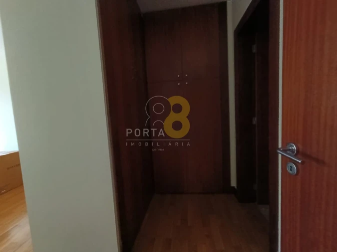 Apartamento T2 para Arrendamento em Lordelo do Ouro e Massarelos Foto 14