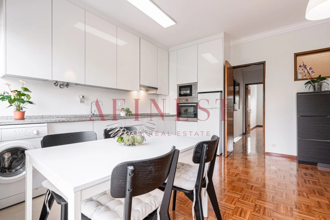 Apartamento T1 para Arrendamento em Carnaxide e Queijas Foto 6