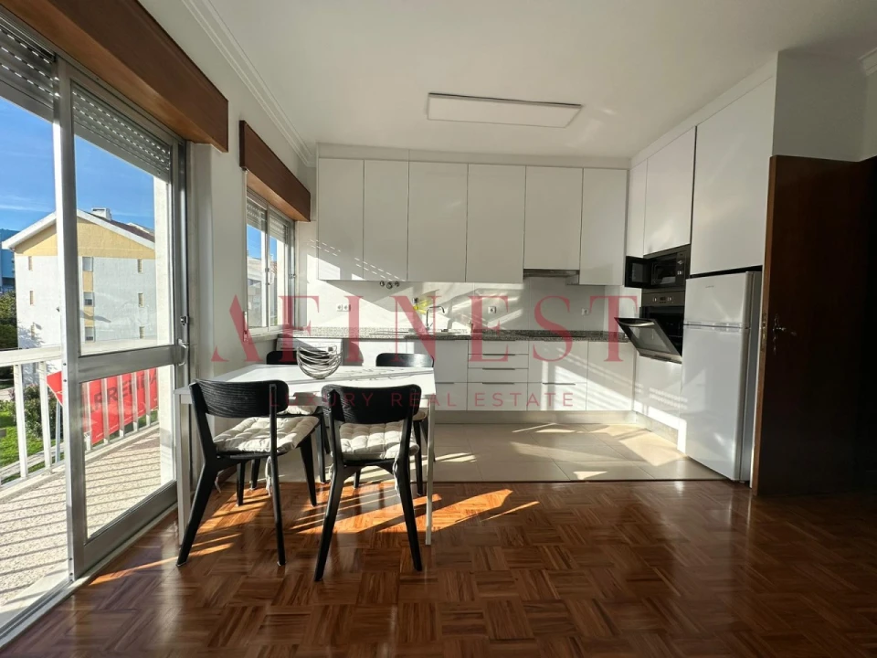 Apartamento T1 para Arrendamento em Carnaxide e Queijas Foto 2