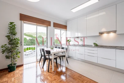 Apartamento T1 para Arrendamento em Carnaxide e Queijas