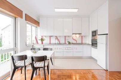 Apartamento T1 para Arrendamento em Carnaxide e Queijas