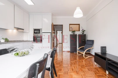 Apartamento T1 para Arrendamento em Carnaxide e Queijas