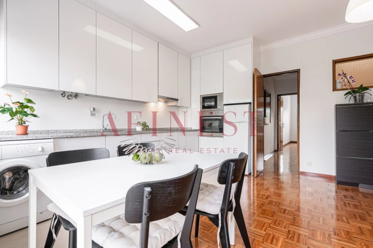 Apartamento T1 para Arrendamento em Carnaxide e Queijas Foto 6
