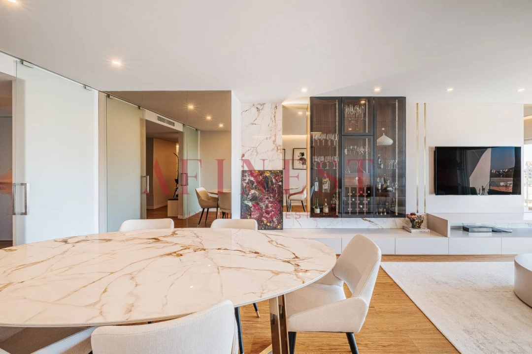 Apartamento T4 para Venda em Carcavelos e Parede Foto 3