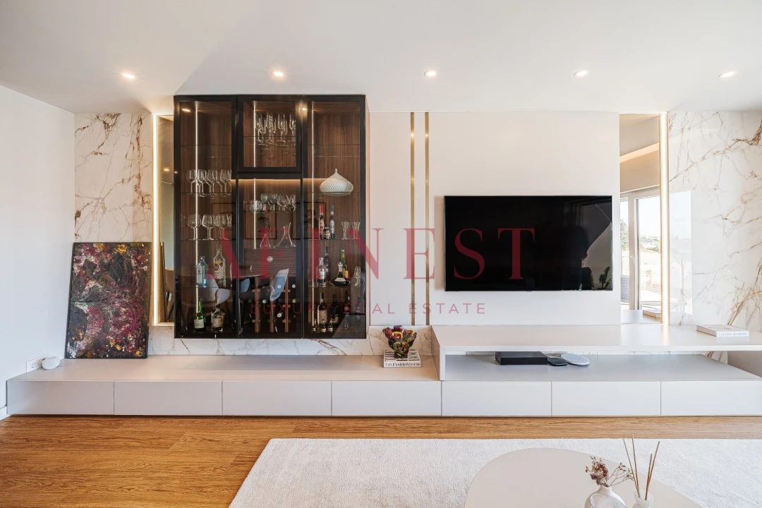 Apartamento T4 para Venda em Carcavelos e Parede Foto 13