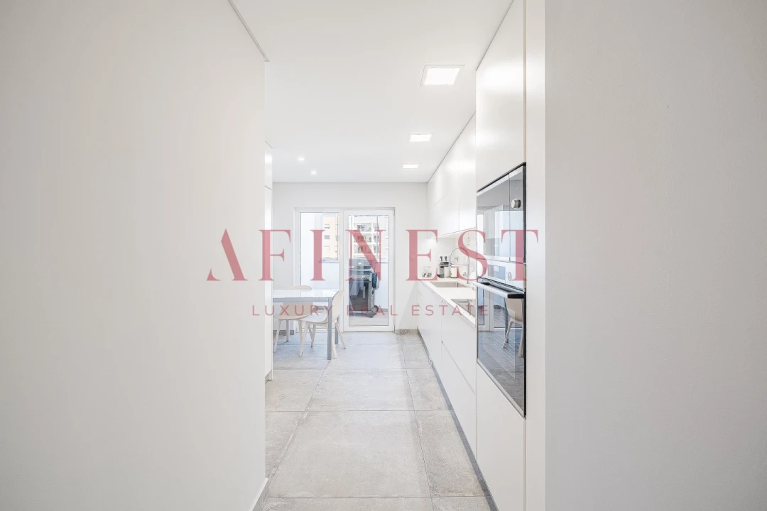 Apartamento T4 para Venda em Carcavelos e Parede Foto 15