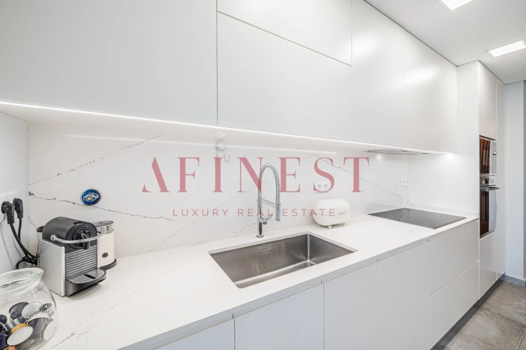 Apartamento T4 para Venda em Carcavelos e Parede Foto 20