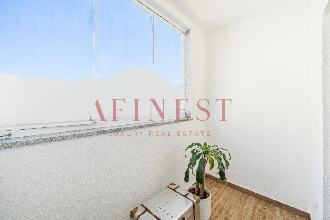 Apartamento T4 para Venda em Carcavelos e Parede Foto 35