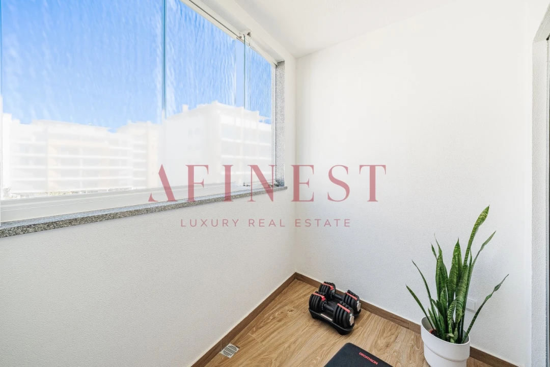 Apartamento T4 para Venda em Carcavelos e Parede Foto 43