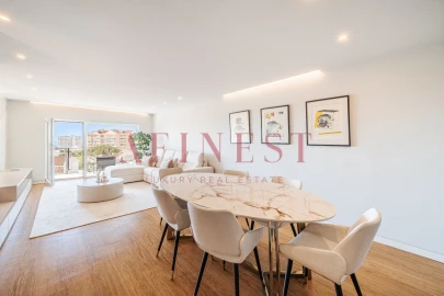 Apartamento T4 para Venda em Carcavelos e Parede