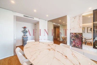 Apartamento T4 para Venda em Carcavelos e Parede