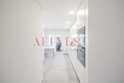 Apartamento T4 para Venda em Carcavelos e Parede