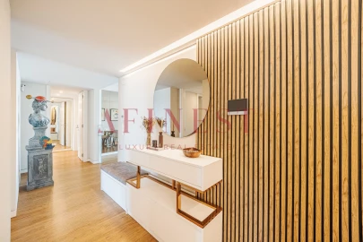 Apartamento T4 para Venda em Carcavelos e Parede