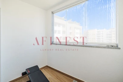 Apartamento T4 para Venda em Carcavelos e Parede