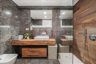 Apartamento T4 para Venda em Carcavelos e Parede