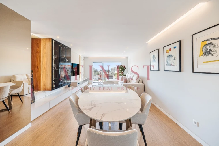 Apartamento T4 para Venda em Carcavelos e Parede Foto 6