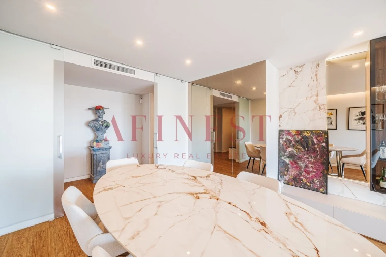 Apartamento T4 para Venda em Carcavelos e Parede Foto 7