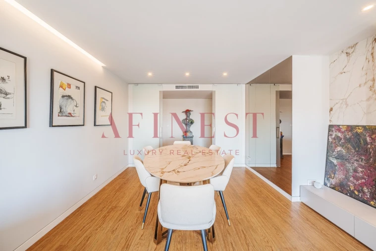 Apartamento T4 para Venda em Carcavelos e Parede Foto 8