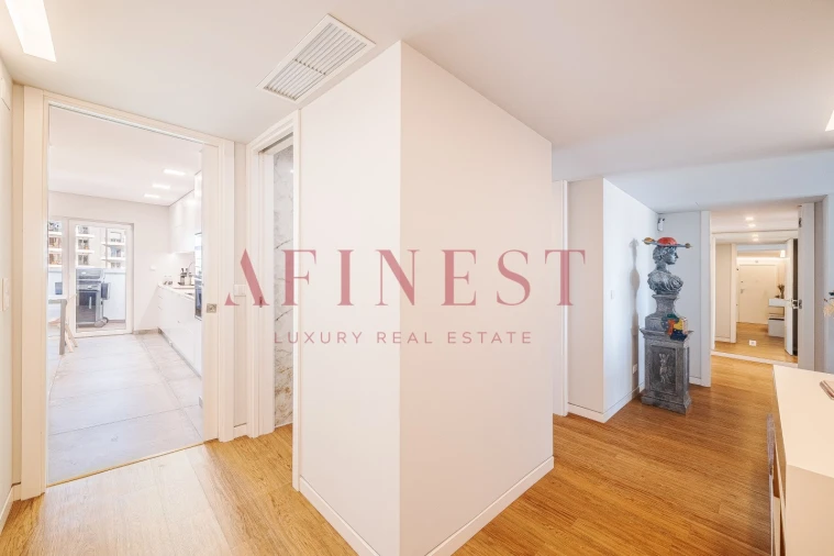 Apartamento T4 para Venda em Carcavelos e Parede Foto 27