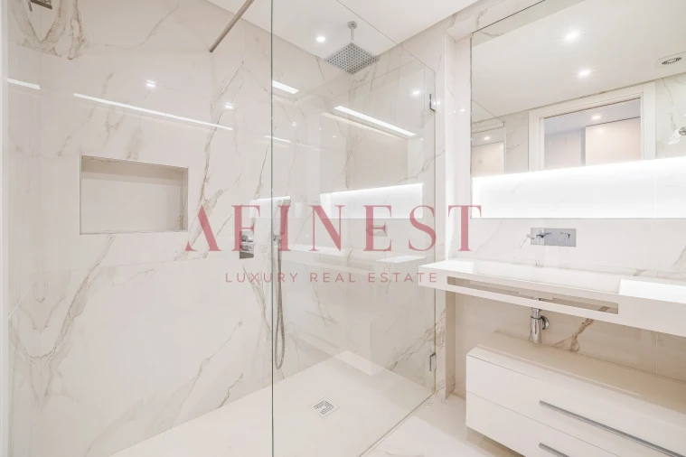 Apartamento T4 para Venda em Carcavelos e Parede Foto 47