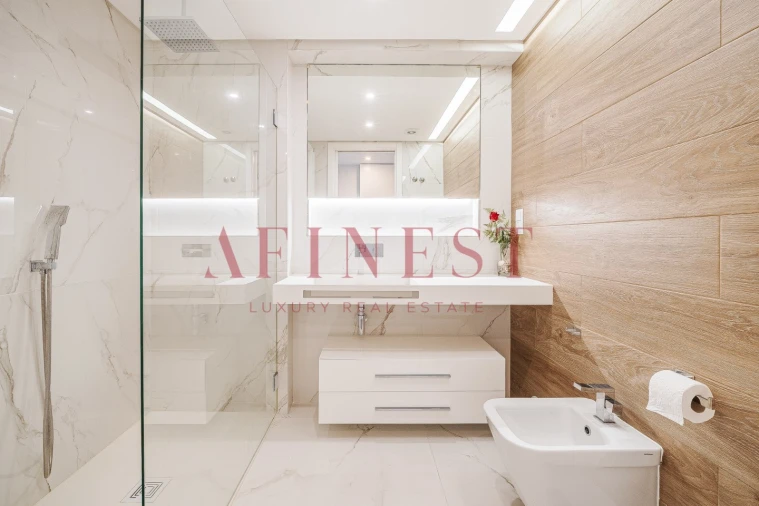 Apartamento T4 para Venda em Carcavelos e Parede Foto 48
