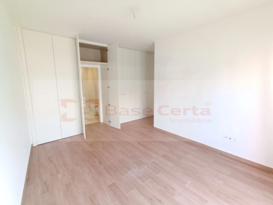 Apartamento T3 para Venda em Corroios Foto 4
