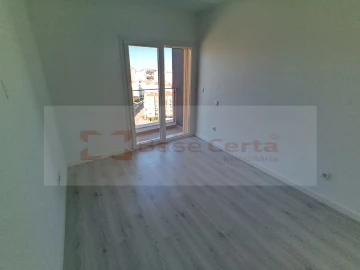 Apartamento T3 para Venda em Corroios